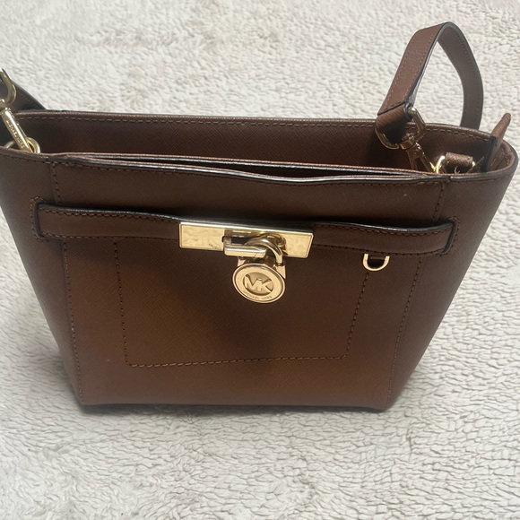 MICHAEL KORS Hamilton Traveler Saffiano TZ MD Messenger Bag in Brown - Picture 3 of 9